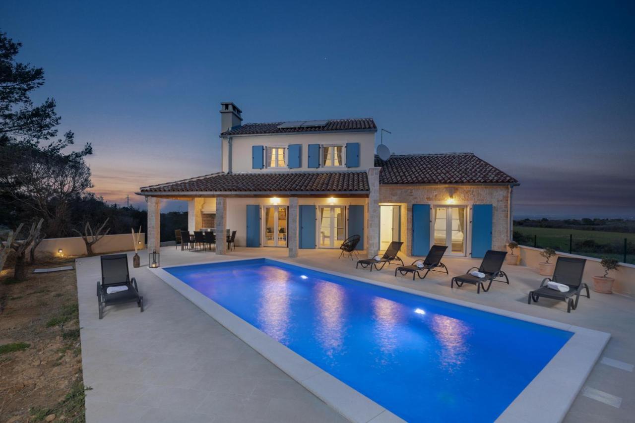 Villa Mediterra Prima Нин Экстерьер фото