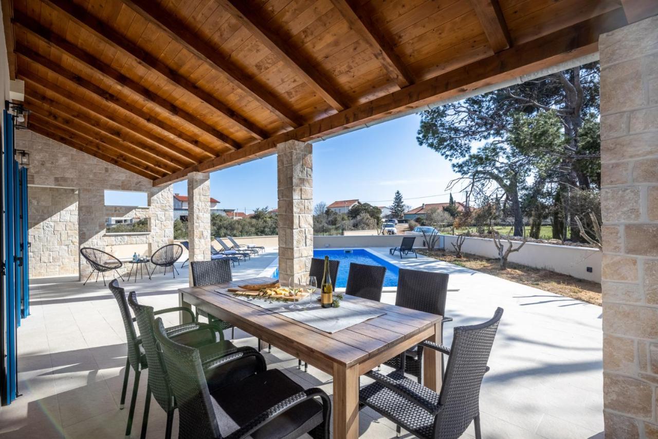 Villa Mediterra Prima Нин Экстерьер фото